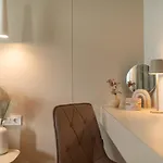 Ll - Private Pool Boutique