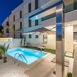 Апартаменти Ll - Private Pool Boutique *