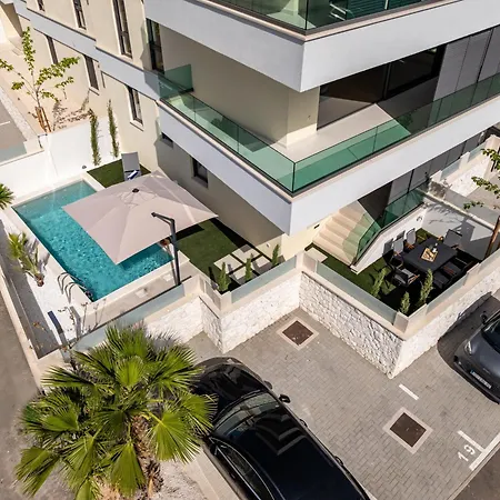 Ll - Private Pool Boutique Апартаменти